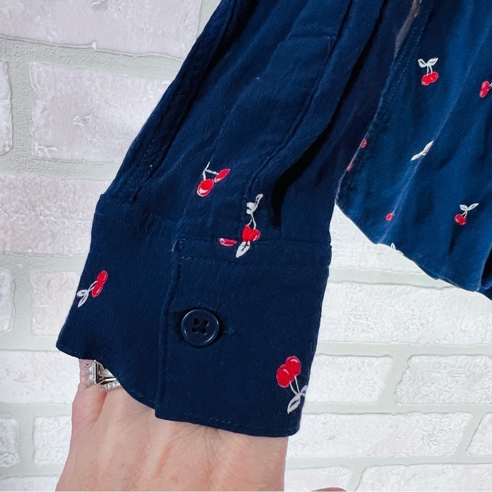 Rails Kate Long Sleeve Button Down Shirt in Navy Cherries Size XS - Picture 6 of 8